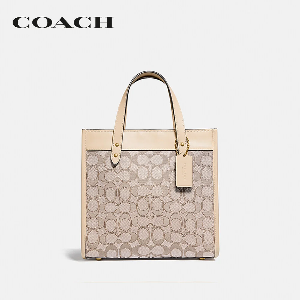 COACH กระเป๋าทรงสี่เหลี่ยมผู้หญิง รุ่น Field Tote 22 In Signature Jacquard สีครีม CD680 B4SHG d2da717ce470a3c0f9568b2c3d983420
